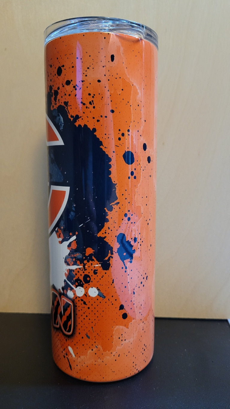 We present our new Sports Series to you with this Bears Paint Splash tumbler. Navy blue & orange colors in a paint splatter format for a unique look.