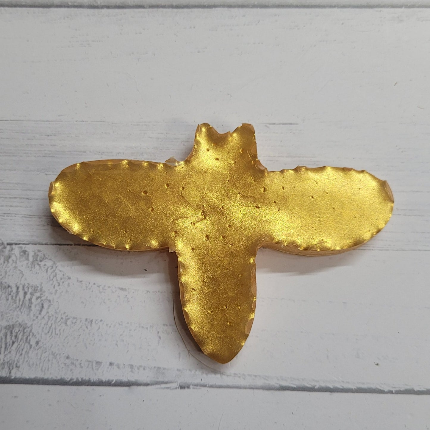 Spice up your car with the Lemon Lavender scent, Our freshies are crafted with scented beads and oils and come equipped with an eyelet for hanging. A hanging string is also included, making this a versatile option for indoor use as well!