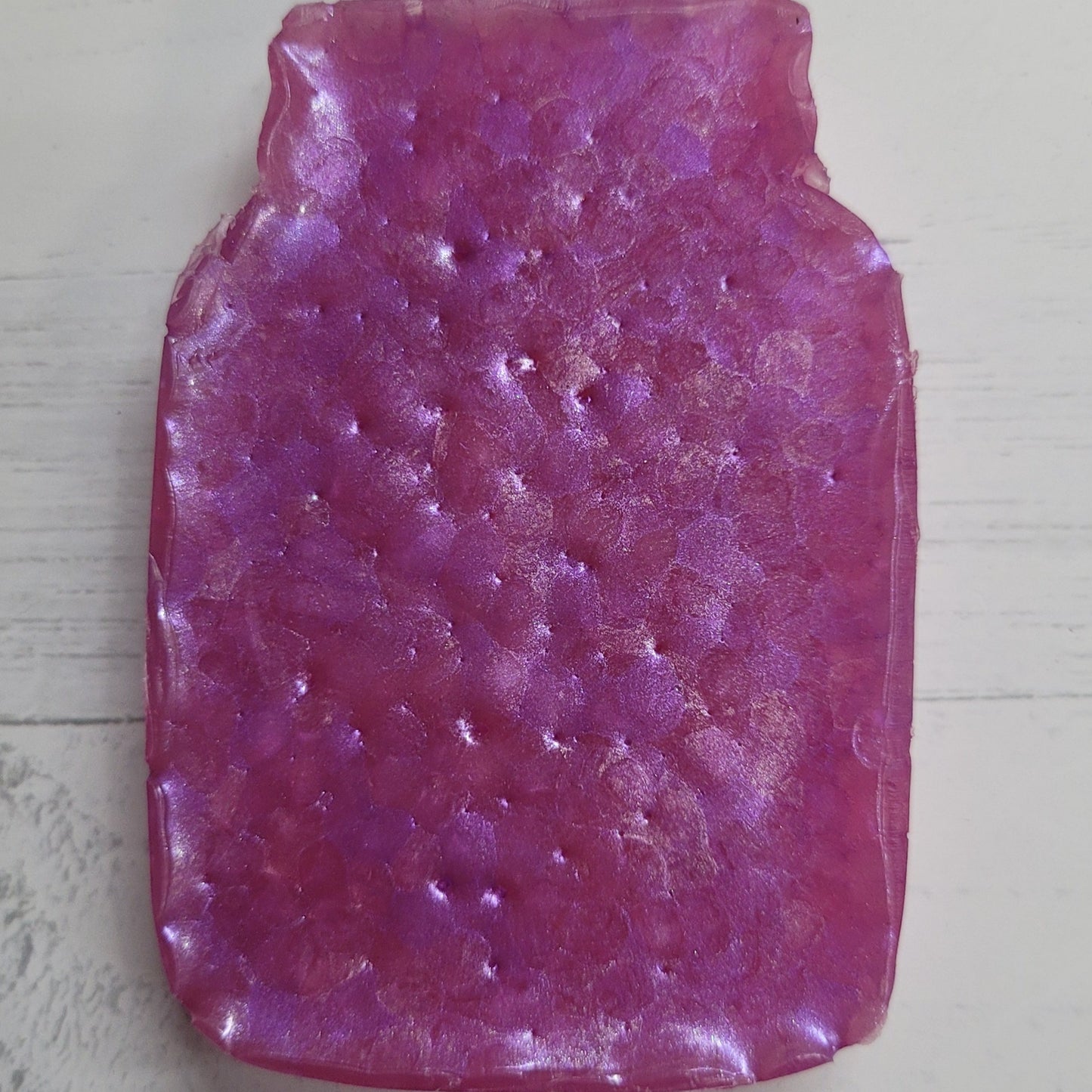 Spice up your car with the Fruit Slices scent, Our freshies are crafted with scented beads and oils and come equipped with an eyelet for hanging. A hanging string is also included, making this a versatile option for indoor use as well!