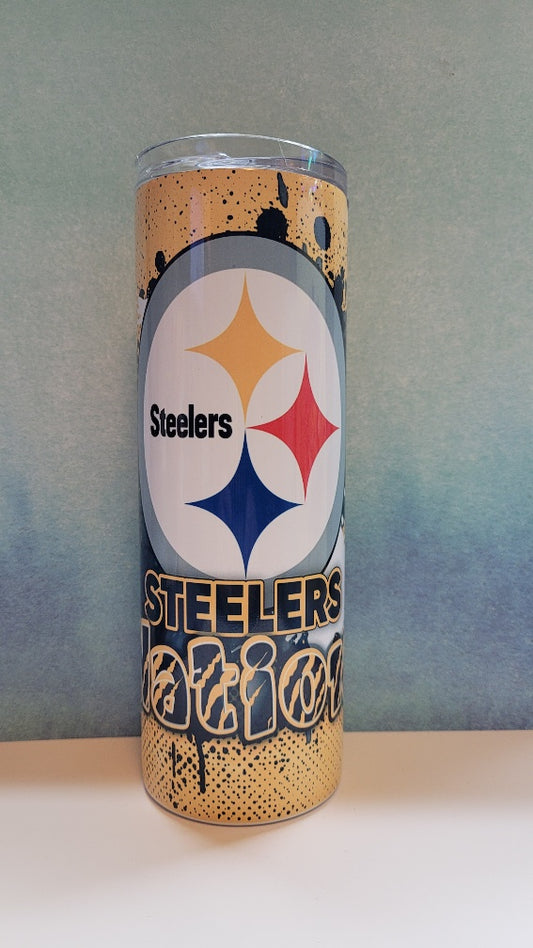 Tumbler with Pittsburgh Steelers logo on a gray background